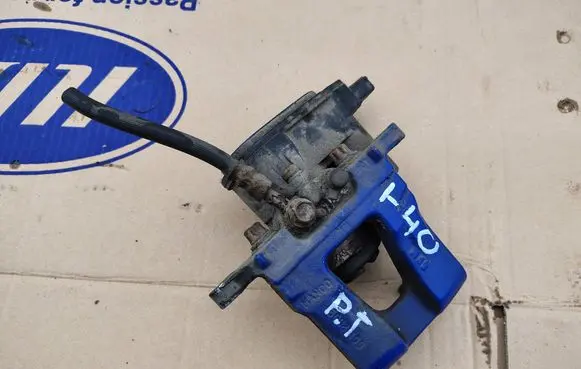 Rear brake caliper