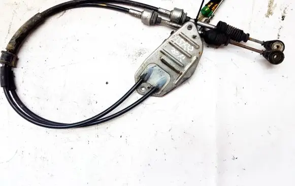 Toyota Avensis T270 Gear shift cable linkage