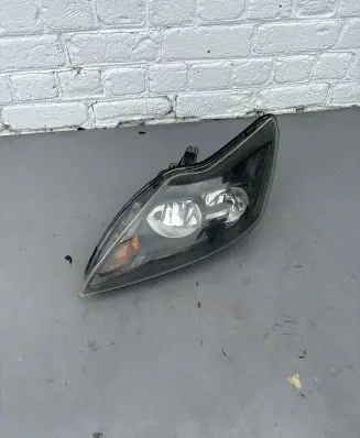 Ford Focus Headlight/headlamp 8M5113W030CE