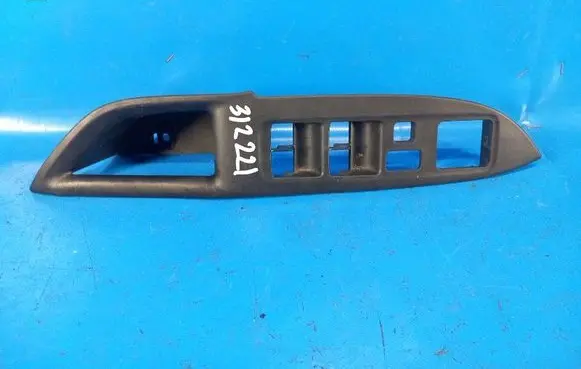 Mitsubishi Outlander Front door window switch trim 7221C037XA