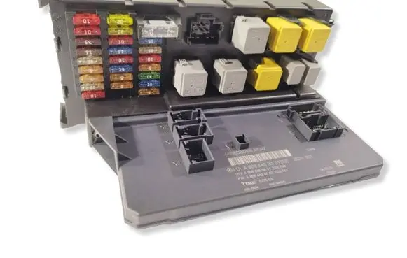 Mercedes-Benz Sprinter W906 Comfort/convenience module A9065453001 A9065450601 A9064420600