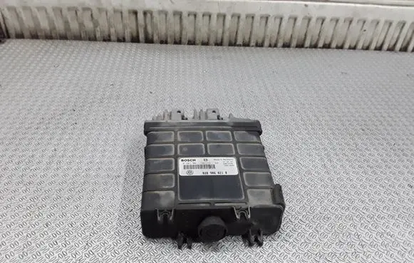 Volkswagen PASSAT B4 Engine control unit/module 028906021B 0281001172