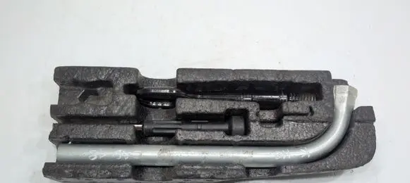 Volkswagen Caddy Tool set 2K5012113A