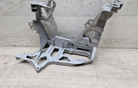Mercedes-Benz C W205 Headlight/headlamp mounting bracket A2056221600