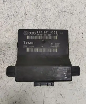 Audi A3 S3 8P Gateway control module 1K0907530B