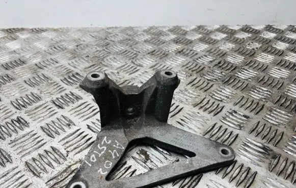 Audi A4 S4 B7 8E 8H Gearbox mounting bracket 8E0399115J