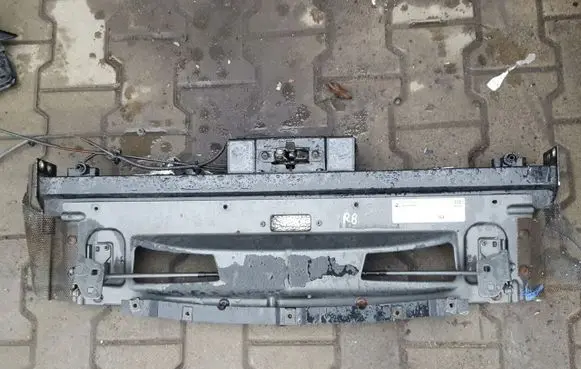 Audi R8 42 Truck tailgate 420010535AA