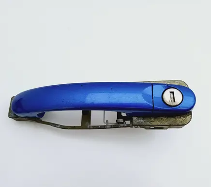 Volkswagen New Beetle Front door exterior handle