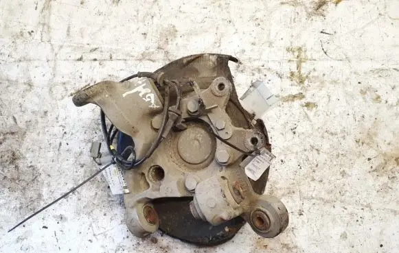 Rear wheel hub