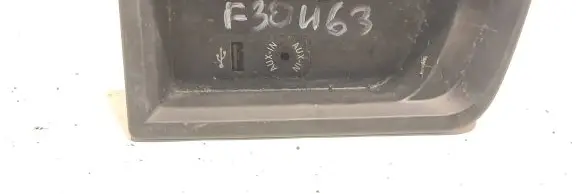 BMW 3 F30 F35 F31 AUX in-socket connector 9229246