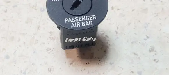 Opel Insignia A Passenger airbag on/off switch 13268602
