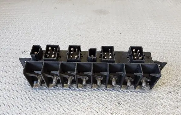 Audi A8 S8 D2 4D Fuse module 4A0941822