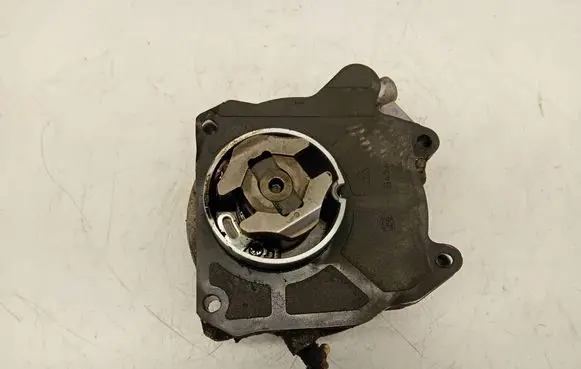 Opel Insignia A Vacuum pump