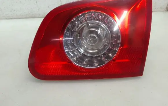 Tailgate rear/tail lights