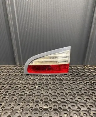 Tailgate rear/tail lights