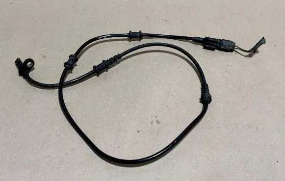 Mercedes-Benz B W246 W242 ABS brake wheel speed sensor A2465402510 15915 2465402510