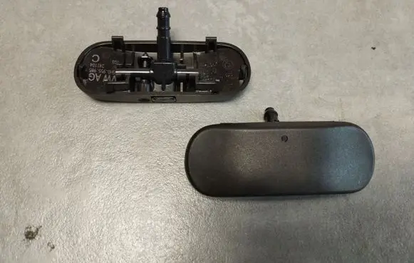 Cupra Formentor Windshield washer spray nozzle 5H0955985