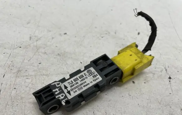 Porsche Cayenne (9PA) Airbag deployment crash/impact sensor 7L0909606D