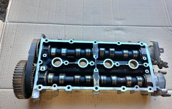 Volkswagen Golf IV Rocker cam cover 036103475N
