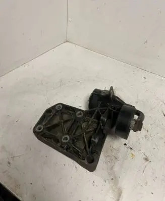 BMW 5 E39 A/C compressor mount bracket 7786194
