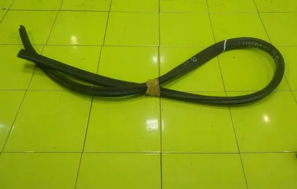 Renault Megane III Front door rubber seal PRZOD
