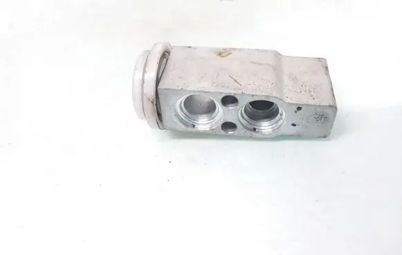 KIA Sorento Air conditioning (A/C) expansion valve T416230350