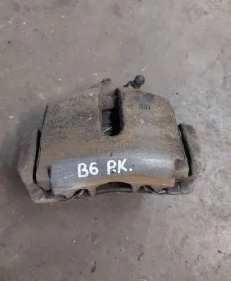 Volkswagen PASSAT B6 Front brake caliper