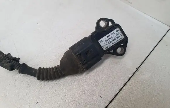 Volkswagen PASSAT B6 Air pressure sensor 0281002401