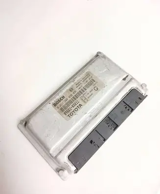 Toyota Yaris Engine control unit/module 896610D211 1039S05568 0261208036