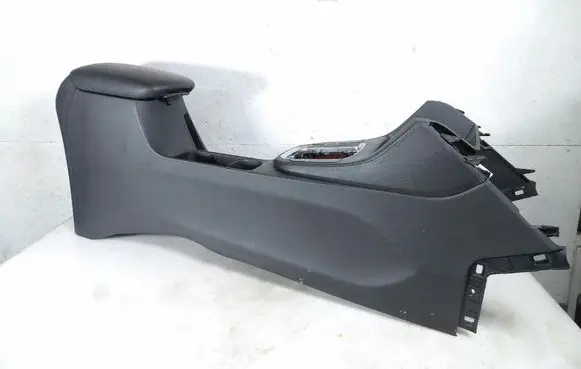 Hyundai i30 Center console 84610G4010