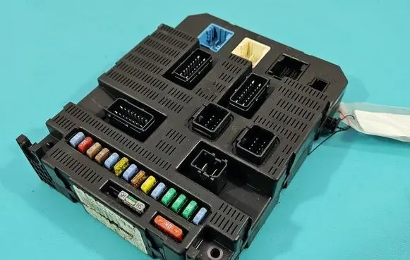 Peugeot 207 Central body control module 9659285380 IMPRK1422909