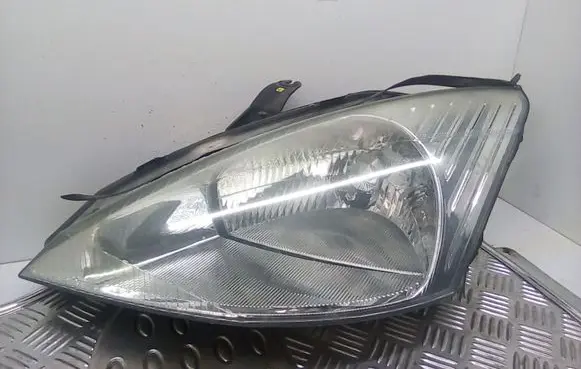 Ford Focus Headlight/headlamp 94209422