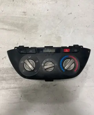 Toyota RAV 4 (XA10) Climate control unit 5590042140