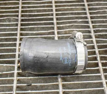 Audi Q3 8U Intercooler hose/pipe 1K0145828T