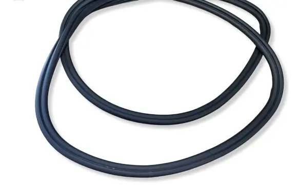 Porsche Macan (95B) Rubber seal front door (on door) 95B831721