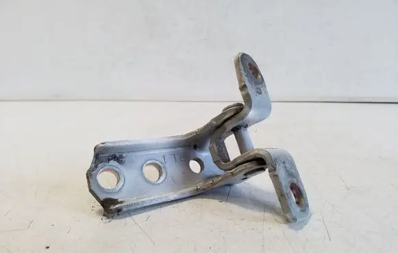 Mitsubishi L200 Front door upper hinge 