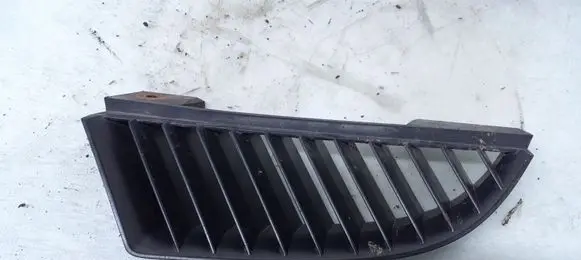 Mitsubishi Colt Front bumper upper radiator grill MN127773