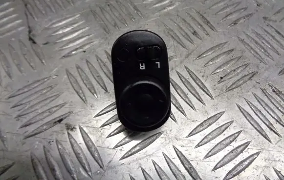 Chevrolet Lacetti Wing mirror switch