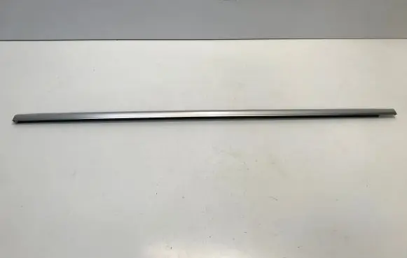 Mercedes-Benz GLE W167 Front door glass trim molding A1677306507