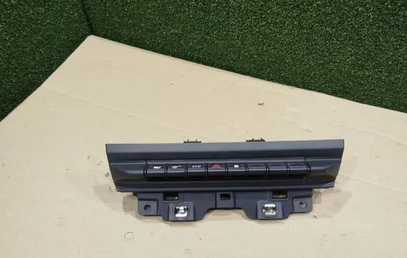 Renault Trafic III (X82) A set of switches 283E81404R