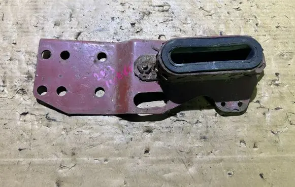 Iveco Daily 35 - 40.10 Radiator mount bracket 