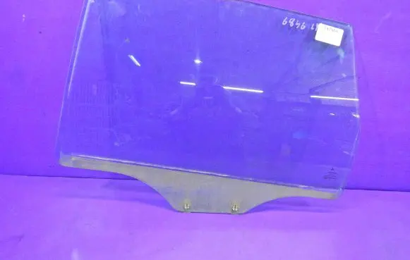 Mitsubishi Space Star Front door window glass four-door
