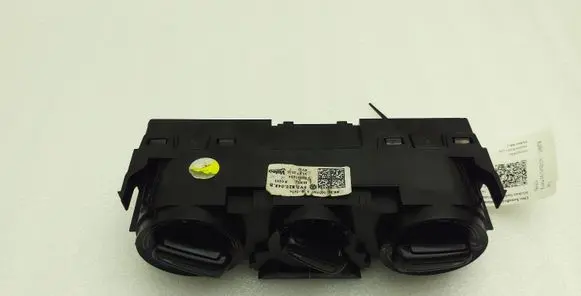 Skoda Fabia Mk3 (NJ) Climate control unit 6V0820045B