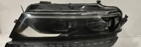 Volkswagen Tiguan Headlight/headlamp 5NB941081D