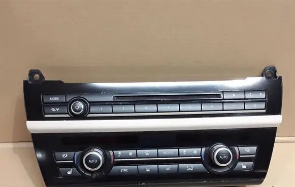 BMW 5 F10 F11 Climate control unit 6819126