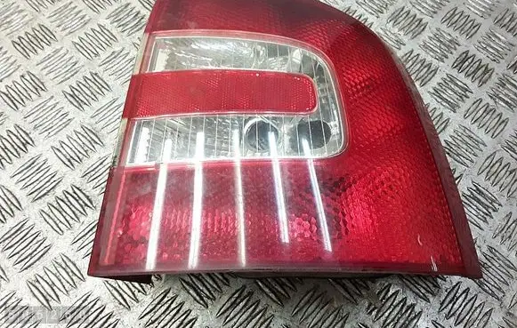 Skoda Octavia Mk2 (1Z) Rear/tail lights 1z9945096