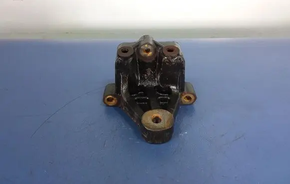 Renault Espace III Engine mount vacuum valve 8200256600A