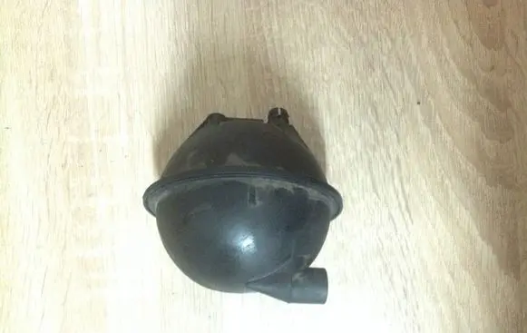 Volkswagen Jetta V Vacuum air tank 7M0129808 97VW9J442AA