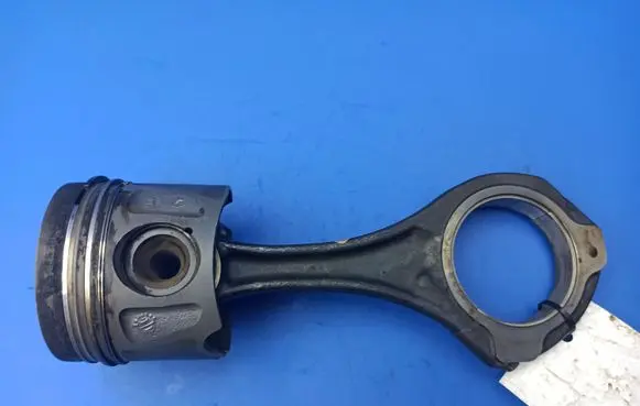 Mercedes-Benz E C207 W207 Piston with connecting rod 6423037 8370 3500100