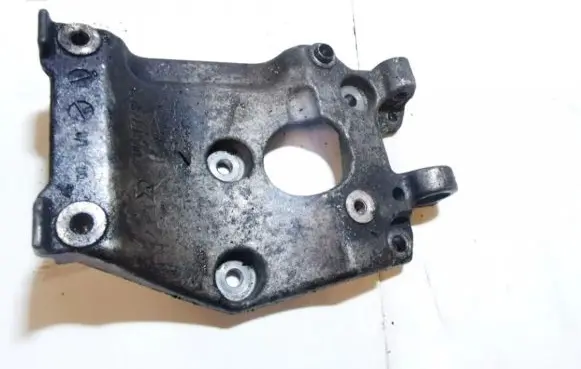 Peugeot 307 Engine mounting bracket 9646719580